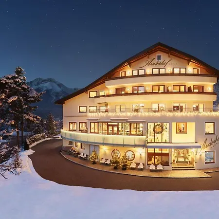 Hotel Arzlerhof 4*