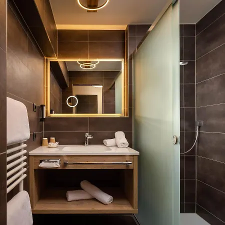 Arzlerhof Hotell 4*