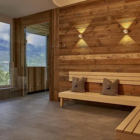 Arzlerhof Hotell 4*